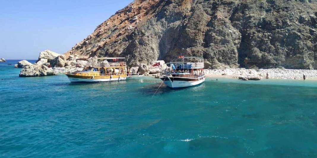 Burayı yerlileri dışında kimse bilmiyor! Sakin, berrak denizli, yeşil ormanlı: Antalya’nın el değmemiş cenneti 2